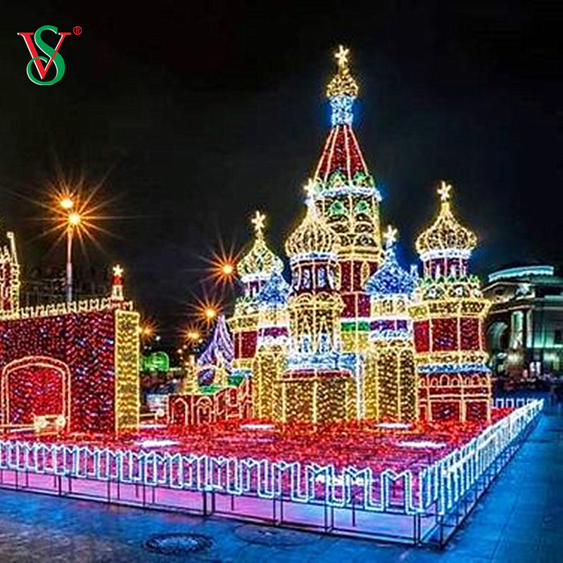 Decoração com motivos para o dia das bruxas ao ar livre Grande castelo torre escultura com motivos luzes