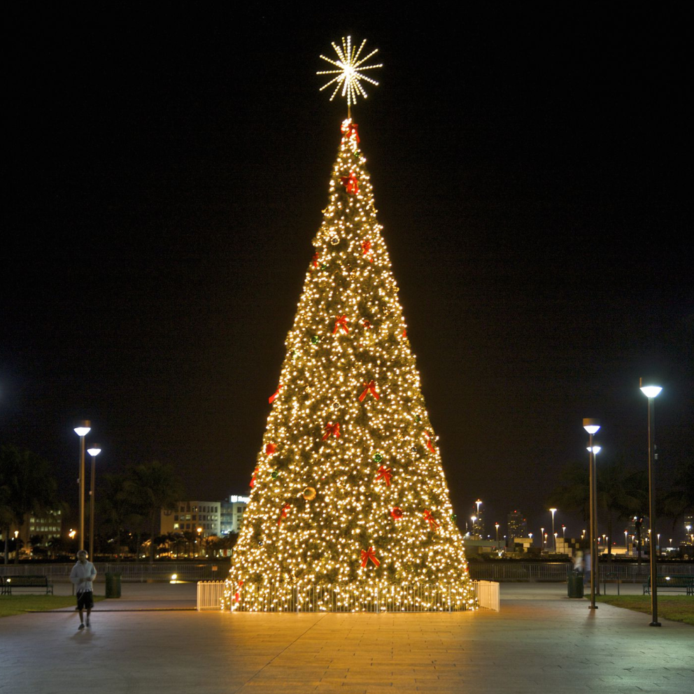 Árvore de Natal ao ar livre LED Iluminação decorativa à prova d'água para quadrados da cidade, eventos e displays comerciais