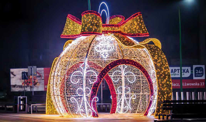 Bola de arco gigante na rua