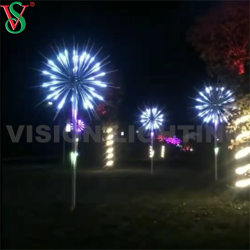 Decoração de Natal de LED ao ar livre 12V RGB Fireworks Tree Motif Light for Street